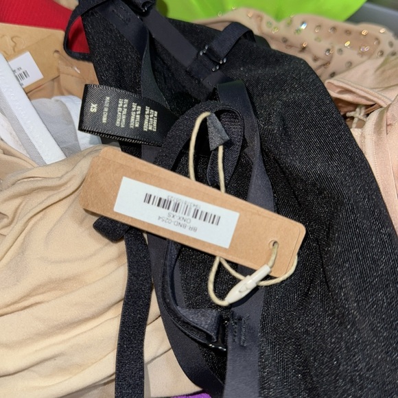 🌷Skims Sheer Sculpting Bandeau in black - Picture 3 of 4